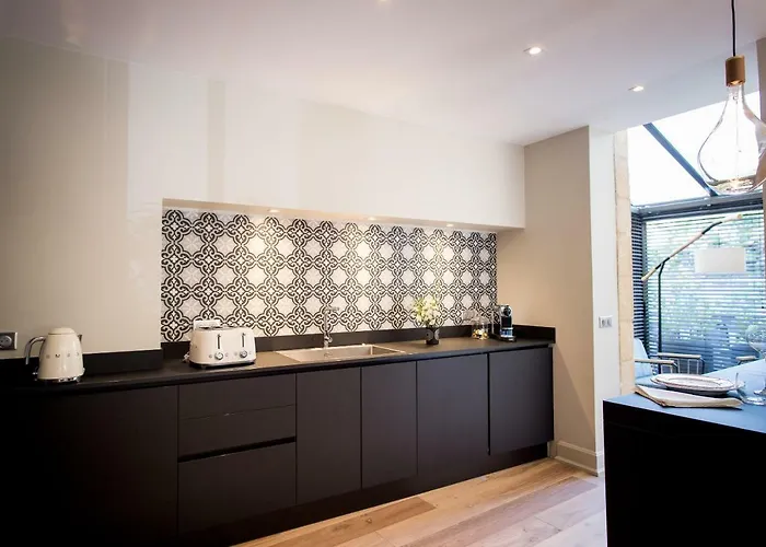 La D'elisabeth Sarlat